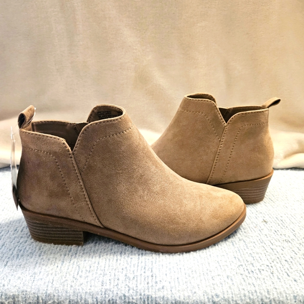 Time & Tru ankle boots
